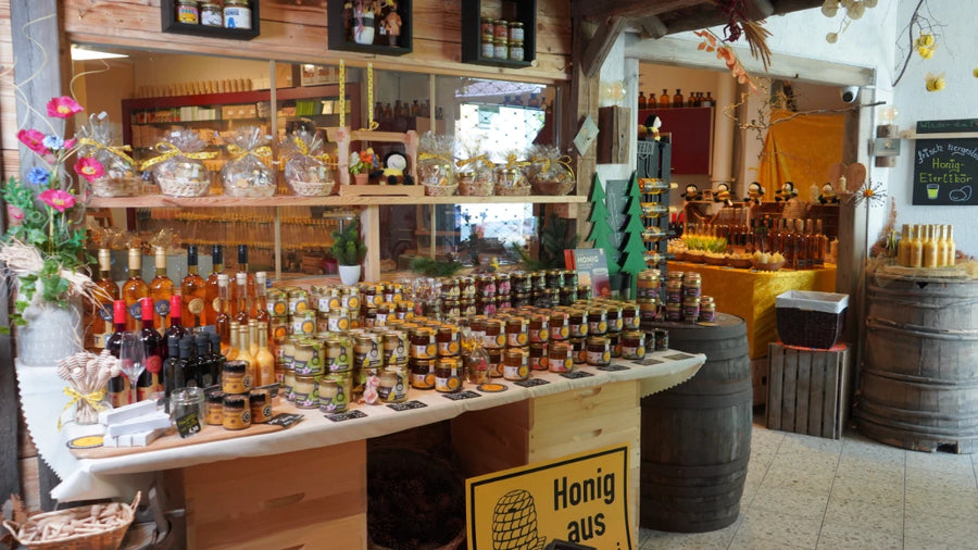 Honig Regal im Werksverkauf