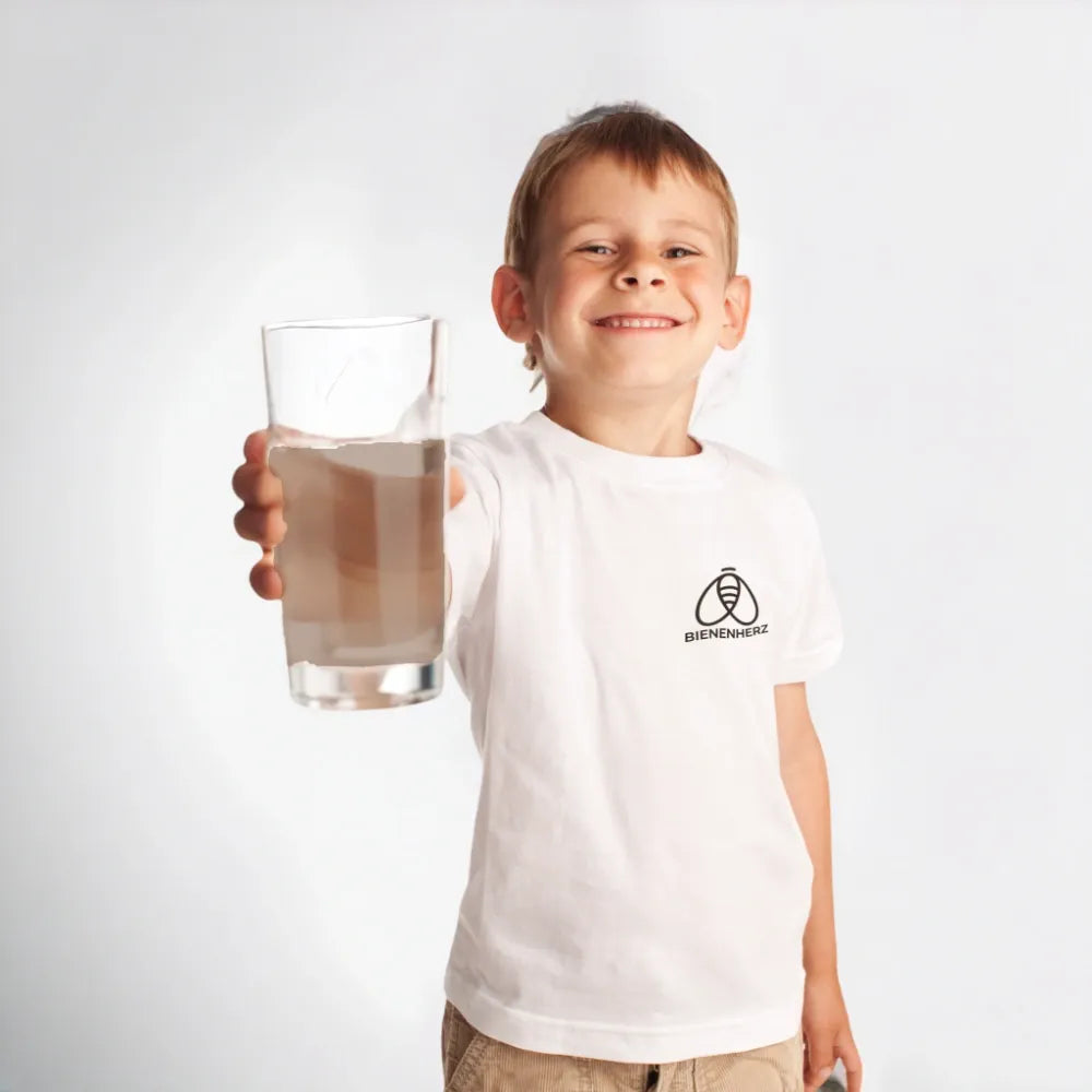 Unsere Propolis Lösung in Wasser eignet sich auch für Kinder, bei Entzündungen im Mund und Rachenraum.