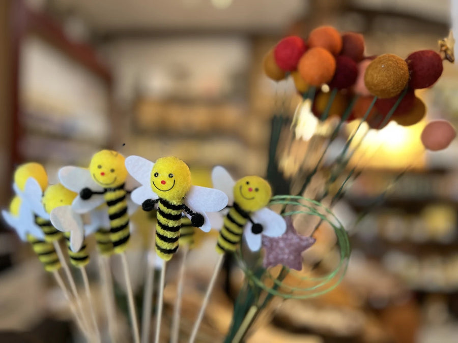 Bienenherzlich Willkommen Display